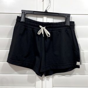 Vuori Clementine Shorts. Black.  Small